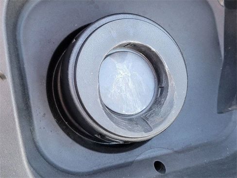 Used 2023 Buick Envision Essence image 8