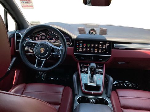 Used 2023 Porsche Cayenne Platinum Edition AWD/4WD image 14