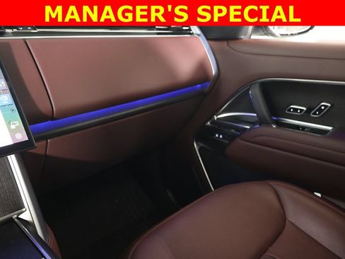 Used 2025 Land Rover Range Rover SE AWD/4WD image 30