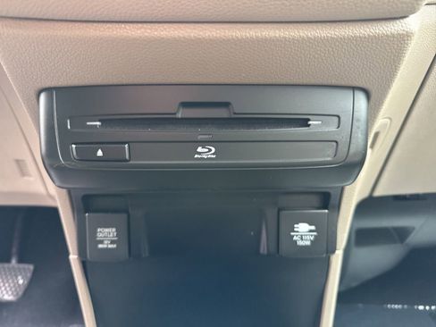 Used 2018 Honda Odyssey EX-L image 16