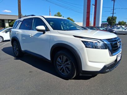 Used 2024 Nissan Pathfinder SV