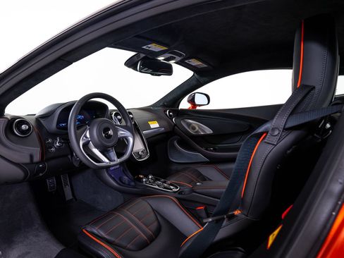 New 2026 McLaren GTS RWD image 19