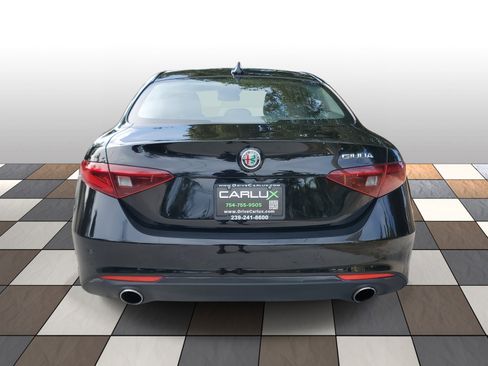 Used 2020 Alfa Romeo Giulia image 5
