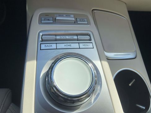 Used 2023 Genesis GV70 2.5T w/ Select Package image 30