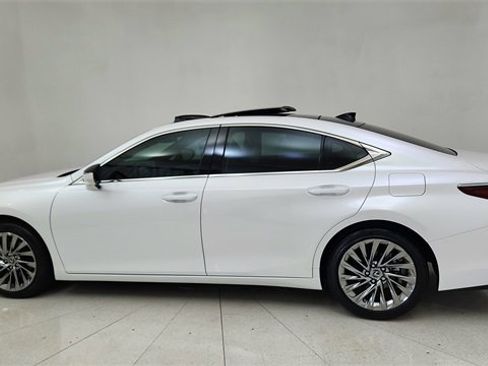 Used 2025 Lexus ES 350 Ultra Luxury image 4