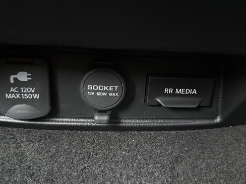 Used 2020 Nissan Armada Platinum w/ Platinum Reserve Package image 19