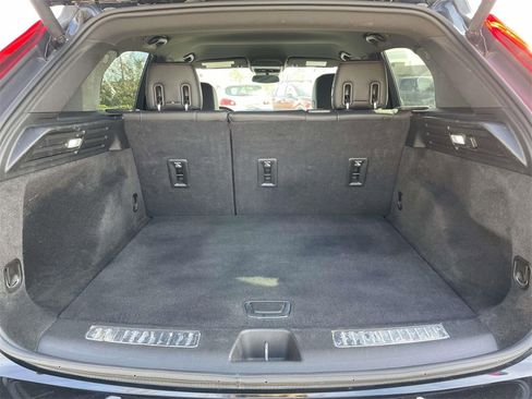 Used 2024 Cadillac XT4 Premium Luxury image 11