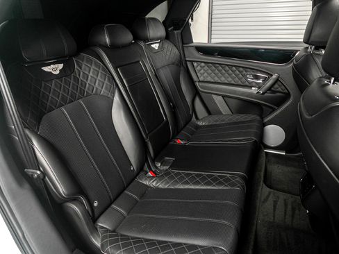 Used 2017 Bentley Bentayga image 26