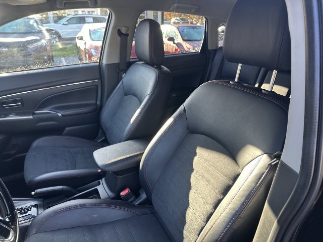 Used 2025 Mitsubishi Outlander Sport AWD image 22