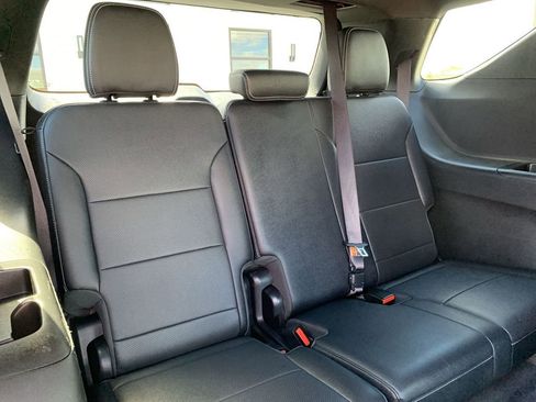 Used 2025 Chevrolet Traverse LT AWD/4WD image 29