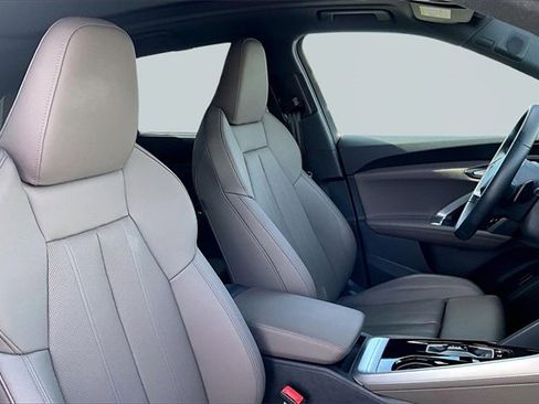 Used 2025 Audi Q5 Premium Plus w/ Premium Plus image 7