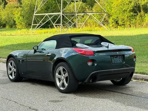 Used 2009 Pontiac Solstice GXP w/ Premium Package RWD image 13