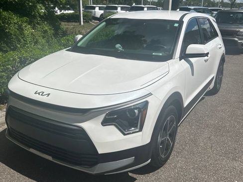 Used 2023 Kia Niro LX FWD image 3