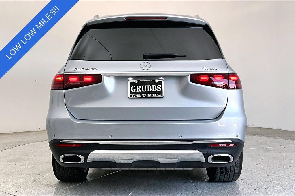 Used 2025 Mercedes-Benz GLS 450 4MATIC image 5