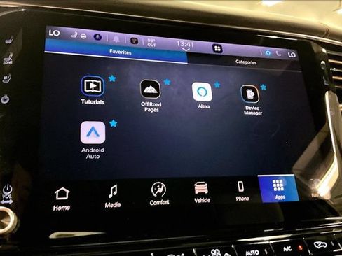 Used 2025 Jeep Grand Wagoneer L Series III w/ Rear-Seat Entertainment Group AWD/4WD image 30