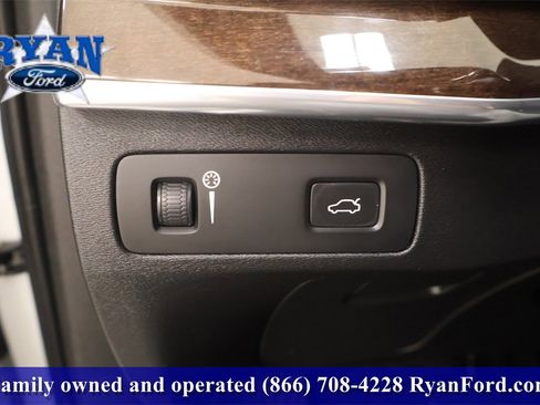 Used 2019 Volvo XC90 T5 Momentum w/ Protection Package Premier image 29