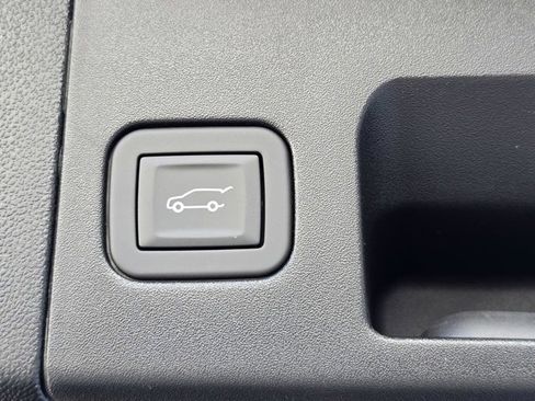 New 2025 Cadillac XT5 Luxury image 32