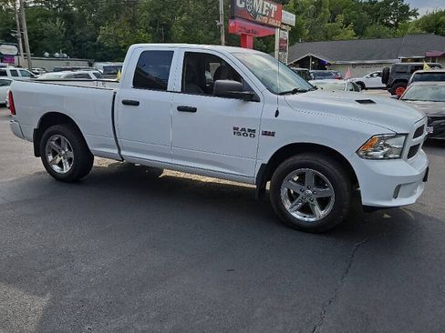 Used 2016 RAM 1500 Express AWD/4WD image 2