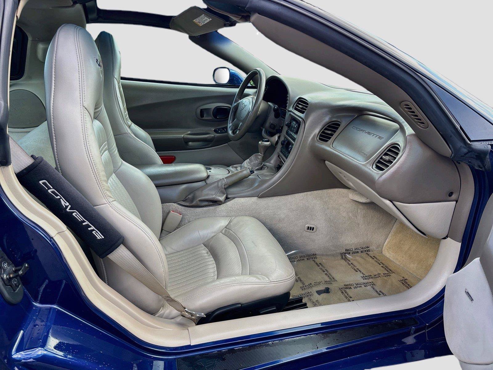 Used 2004 Chevrolet Corvette Coupe w/ Preferred Equipment Group RWD image 20