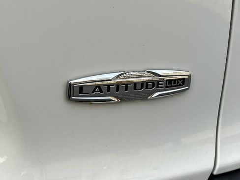 Used 2021 Jeep Cherokee Latitude Lux AWD/4WD image 18