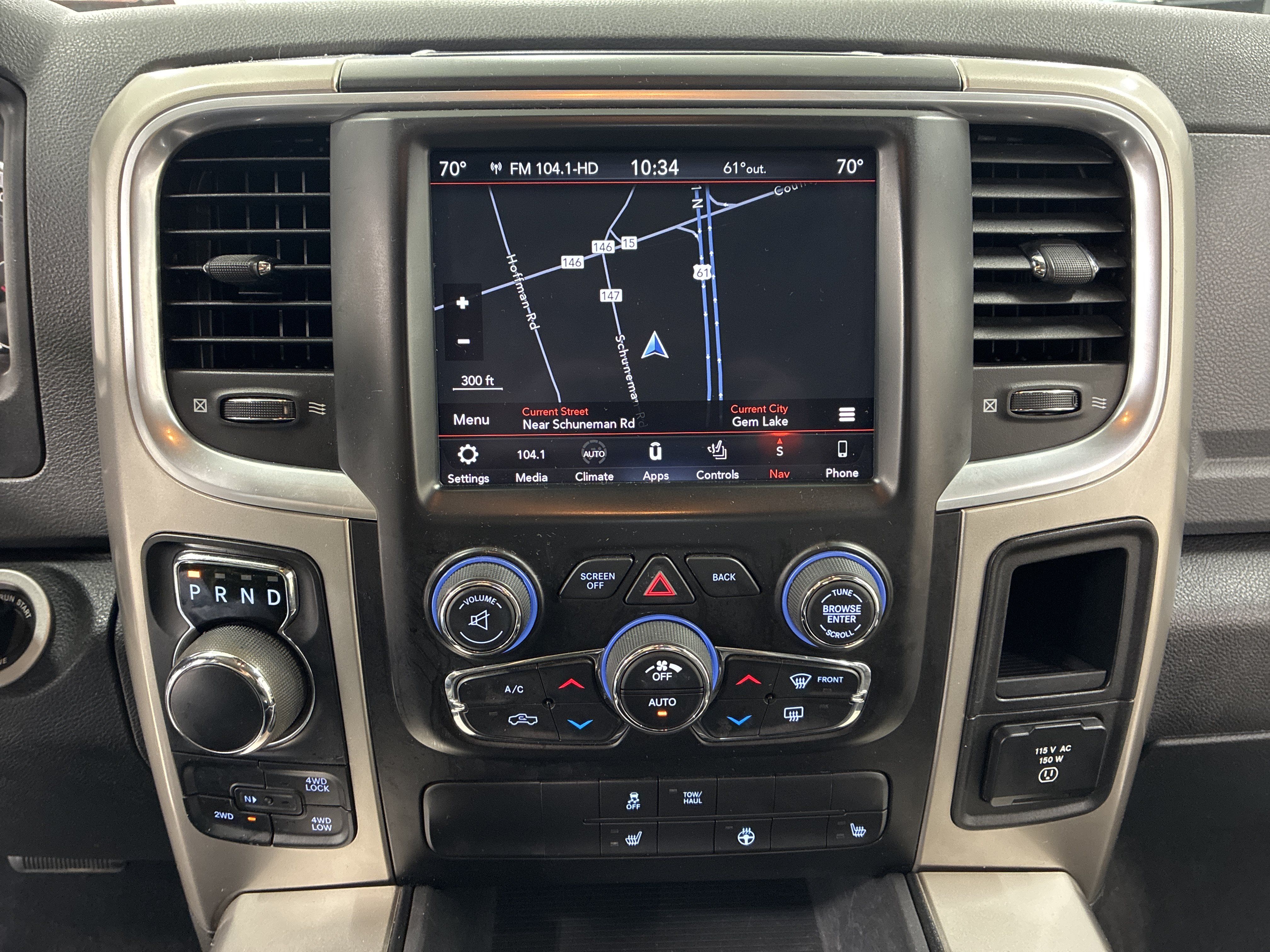 Used 2018 RAM 1500 SLT AWD/4WD image 26