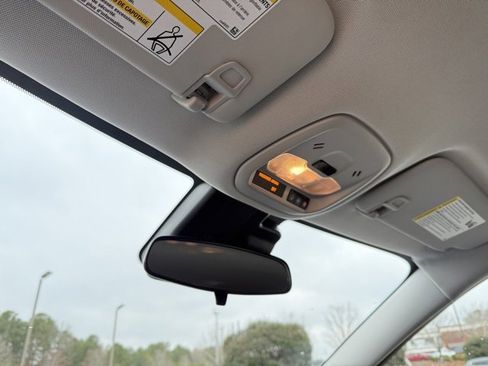 Used 2025 Chevrolet Trax LS image 28