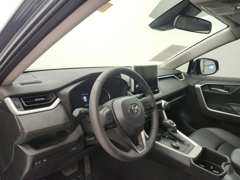 Used 2025 Toyota RAV4 XLE Premium image 12