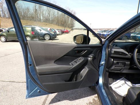 Used 2024 Subaru Crosstrek 2.0i Premium image 13