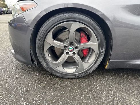Used 2019 Alfa Romeo Giulia w/ Quick Order Package 22K Sport RWD image 27