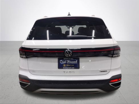 New 2025 Volkswagen Taos SE image 11