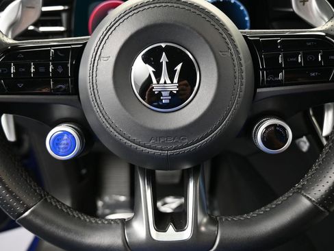 Used 2024 Maserati Grecale GT image 29