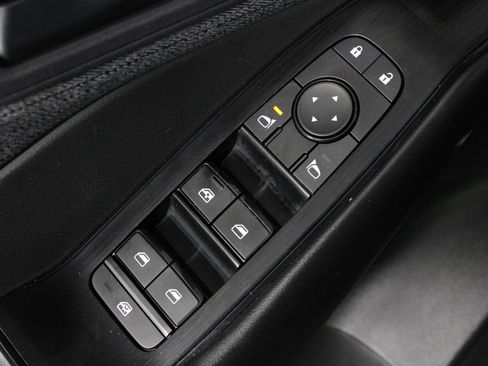 Used 2023 Nissan Rogue S image 22