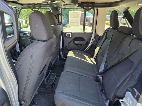 Used 2023 Jeep Wrangler Unlimited AWD/4WD image 10