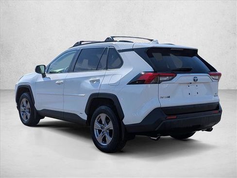 Used 2022 Toyota RAV4 LE image 7