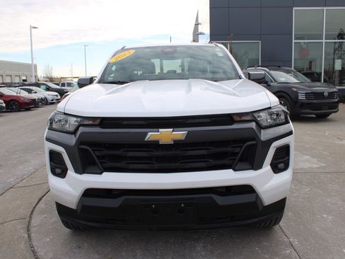 Used 2023 Chevrolet Colorado LT w/ LT Convenience Package II image 2