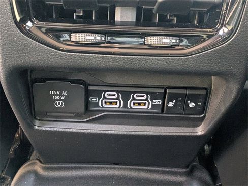 Used 2023 Jeep Grand Cherokee Limited w/ Trailer Tow Prep Group (B) image 15