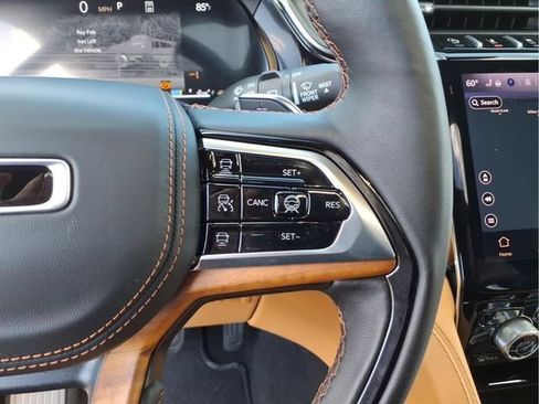 Used 2025 Jeep Grand Cherokee L Summit AWD/4WD image 26