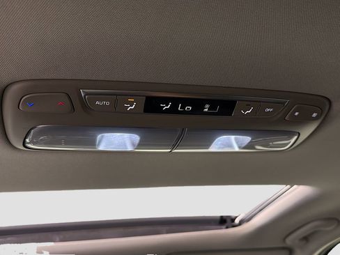 Used 2025 Kia Telluride S image 29