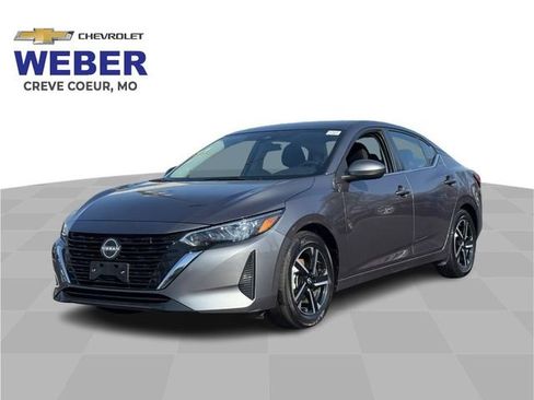 Used 2025 Nissan Sentra SV image 1