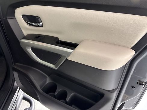 Certified 2024 Nissan Titan SV w/ SV Convenience Package image 42