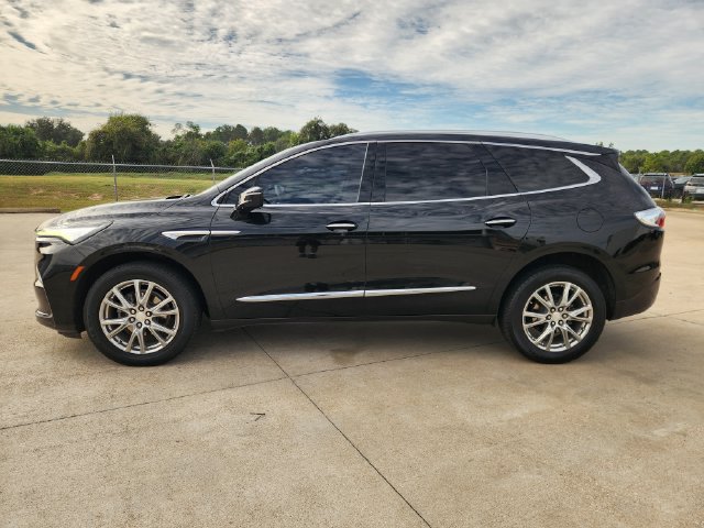 Used 2022 Buick Enclave Essence w/ Experience Buick Package FWD image 4