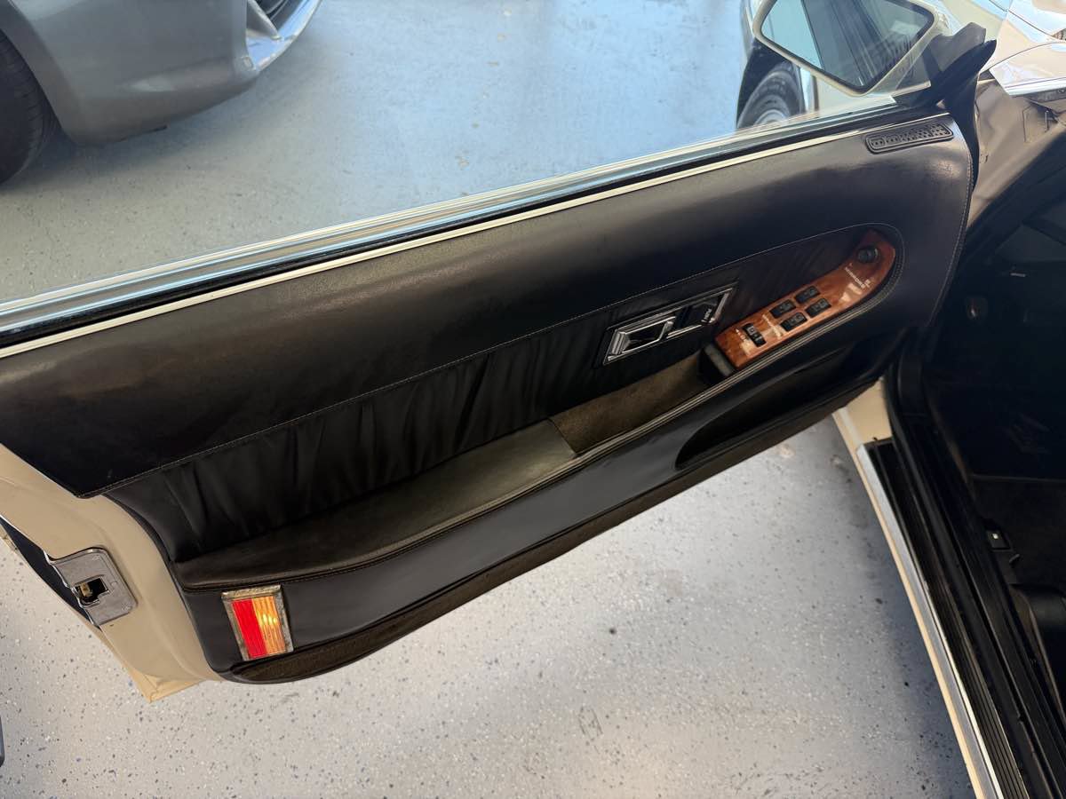 Used 1990 Chrysler TC by Maserati FWD image 18