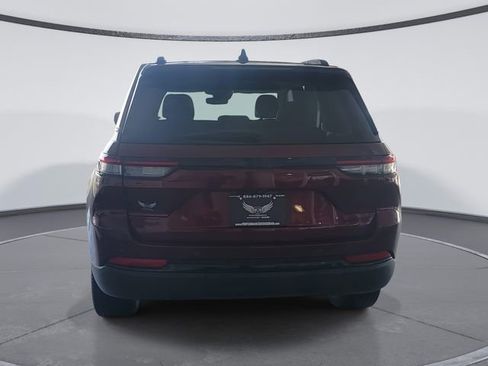 Used 2023 Jeep Grand Cherokee Limited w/ Black Appearance Package image 5