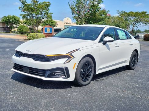 New 2026 Kia K5 LXS FWD image 2