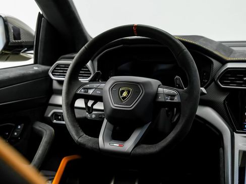 Used 2023 Lamborghini Urus Performante AWD/4WD image 15