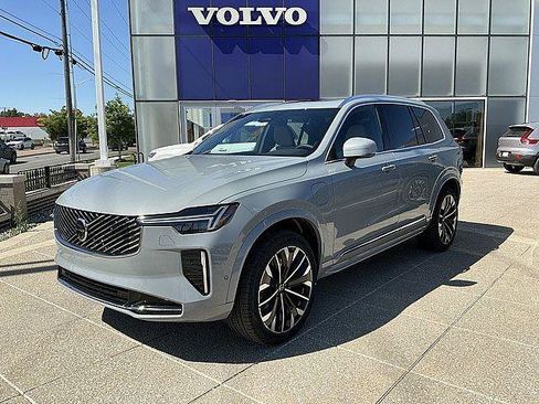 New 2026 Volvo XC90 T8 Plus w/ Protection Package AWD/4WD image 3