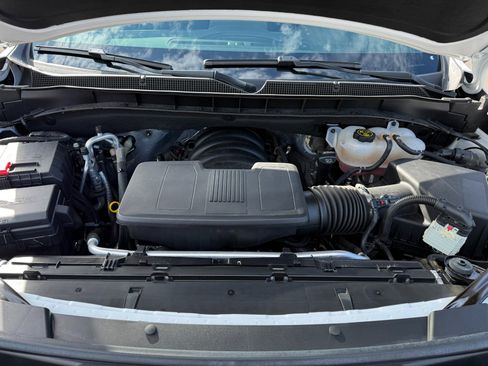 Used 2024 Chevrolet Suburban LT image 19