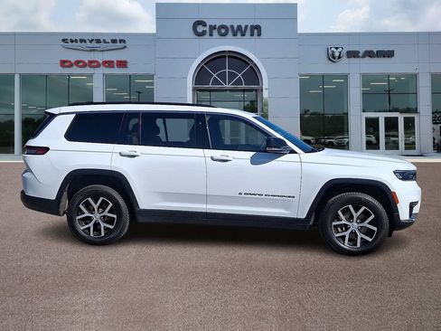 Used 2024 Jeep Grand Cherokee L Limited AWD/4WD image 7