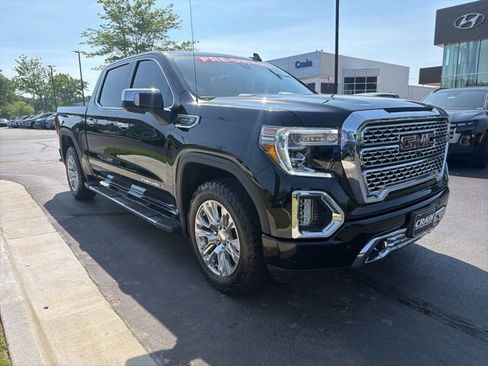 Used 2022 GMC Sierra 1500 Denali w/ Technology Package AWD/4WD image 2