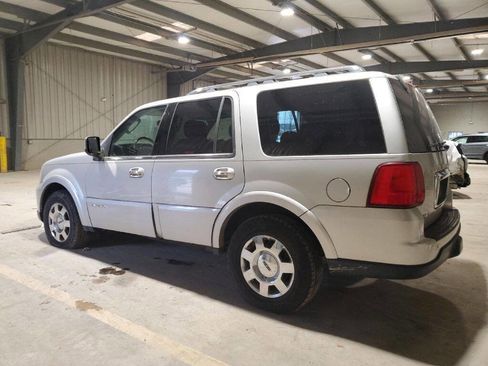 Used 2006 Lincoln Navigator 2WD image 2